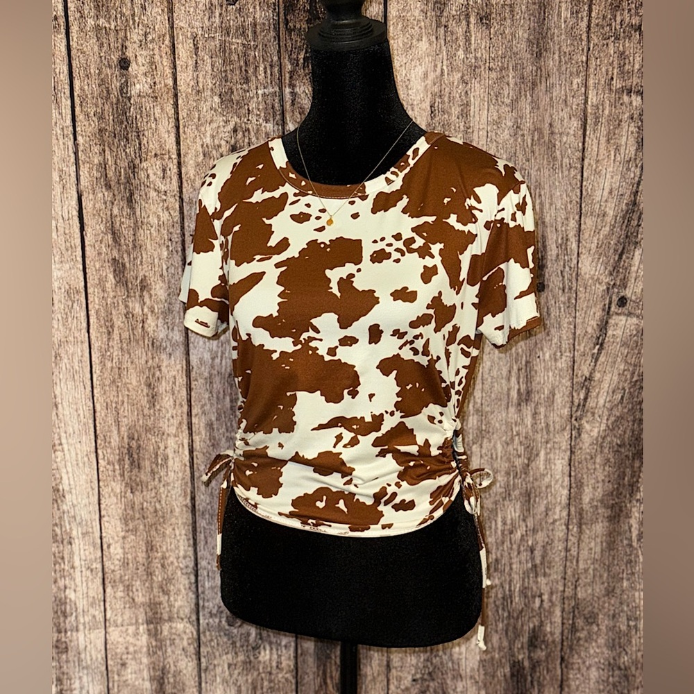 Cow print adjustableable length crop top 🐄🤎